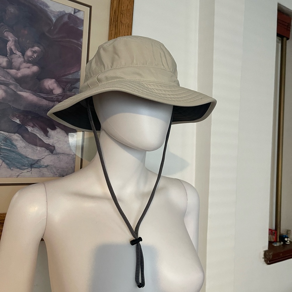 Solar escape sun hat OS